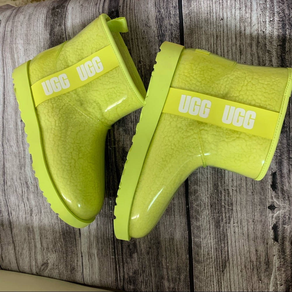UGG CLASSIC WATERPROOF CLEAR MINI BOOT - Picture 12 of 13